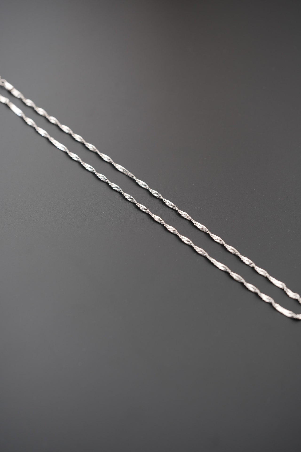 The Loose Rope Chain